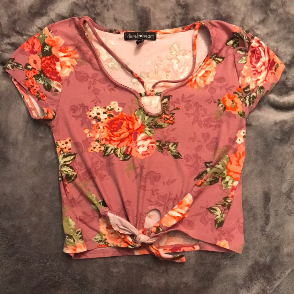 Derek Heart - Floral crop top blouse